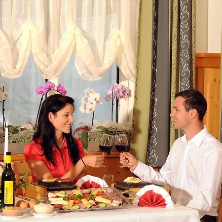 Hotel-restaurant Kirchenwirt Aigen 3*