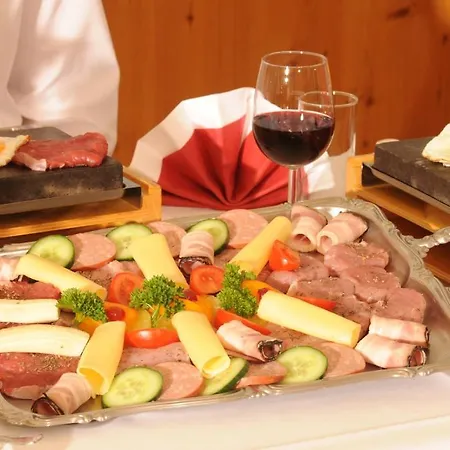 Hotel-restaurant Kirchenwirt Aigen فندق