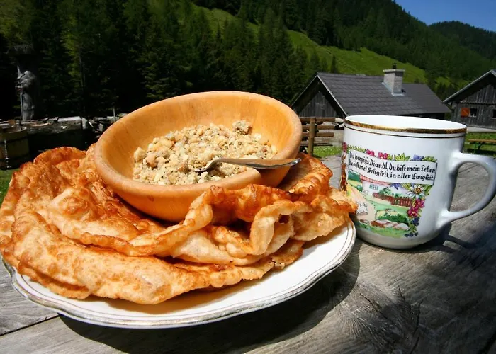 Hotel-restaurant Kirchenwirt Aigen فندق