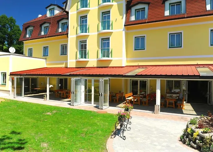 Hotel-restaurant Kirchenwirt Aigen فندق 3*